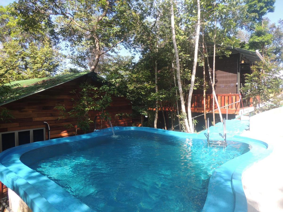 Utan Teluk Nipah Villa Pekan Pangkor Eksteriør bilde