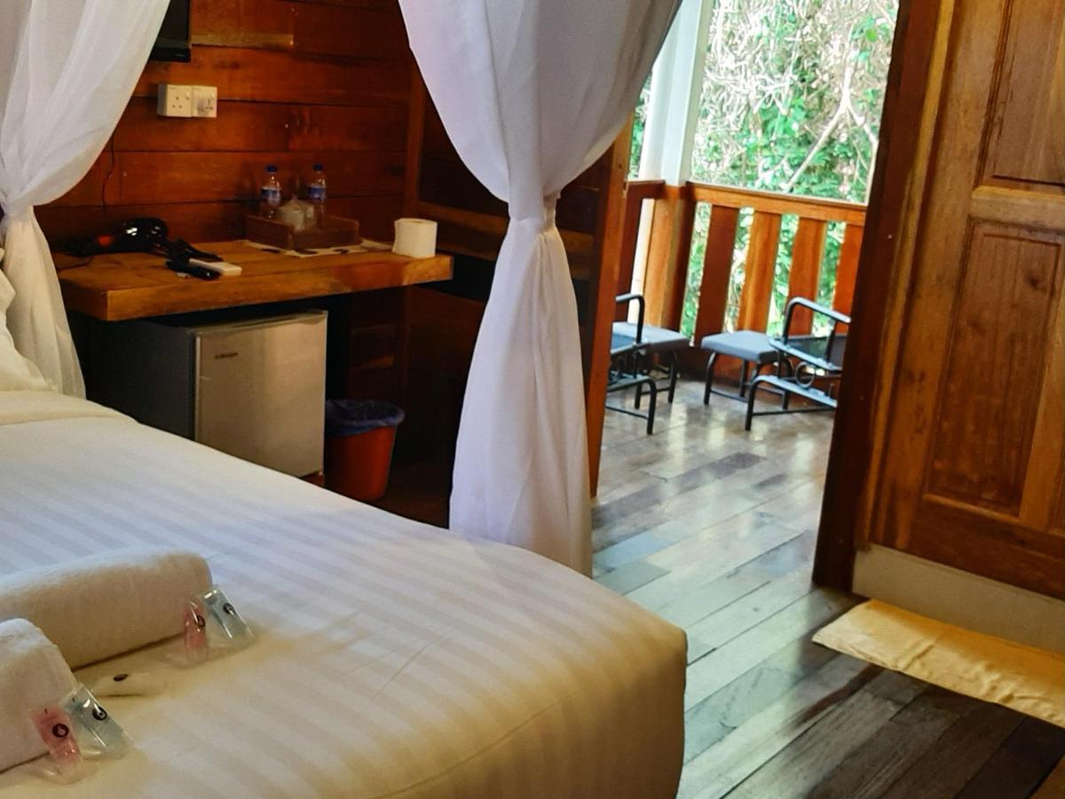 Utan Teluk Nipah Villa Pekan Pangkor Eksteriør bilde